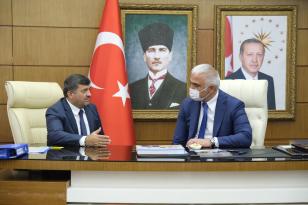 BAKAN ERSOY BELEDİYENİN PROJELERİNE DESTEK SÖZÜ VERDİ 