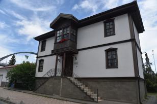 KUMYALI’DA Kİ KÜLTÜR EVİ BİLGİ EVİ’NE DÖNÜŞTÜRÜLÜYOR