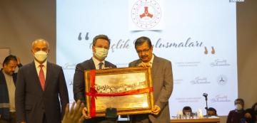 Hayati İnanç İle “Hayata Şiirden Bakmak”