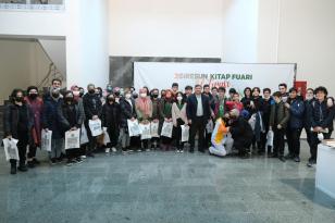 KİTAP FUARI YOĞUN İLGİYLE DEVAM EDİYOR 