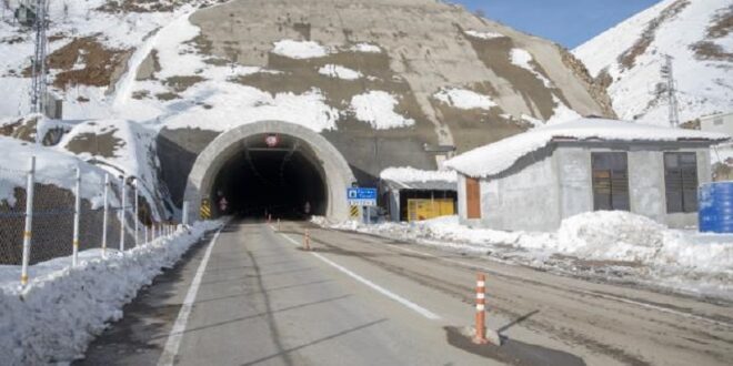 Eğribel Tüneli Tek Tüpten Trafiğe Açıldı