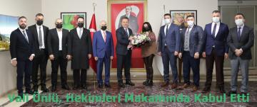 Vali Ünlü, Hekimleri Makamında Kabul Etti