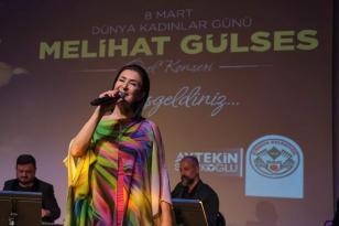 MELİHAT GÜLSES COŞTURDU 