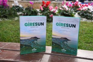 “CUMHURİYETİN 100. YILINDA GİRESUN” ADLI KİTAPTA OKUYUCULARIYLA BULUŞTU