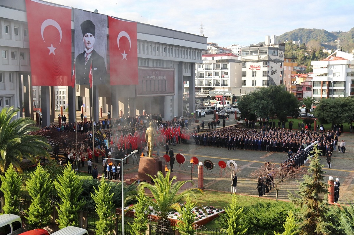 Mustafa Kemal Atatürk, 10 Kasım’da Saygı ve Özlemle Anıldı