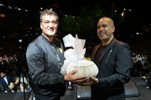 HALUK LEVENT İZDİHAMI YAŞANDI, ATATÜRK MEYDANI VE ARA SOKAKLAR YETMEDİ