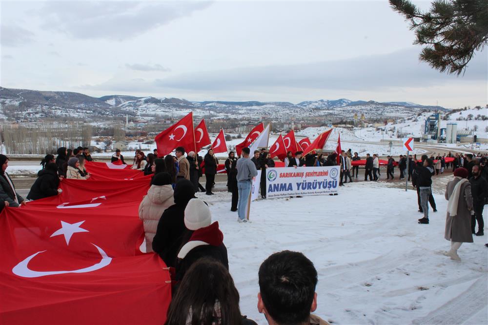 Sarıkamış Şehitleri 100 Metrelik Bayrakla Anıldı