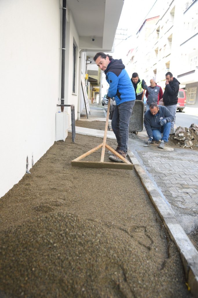 FEN İŞLERİ EKİPLERİ ÇALIŞMALARINI YOĞUNLAŞTIRDI