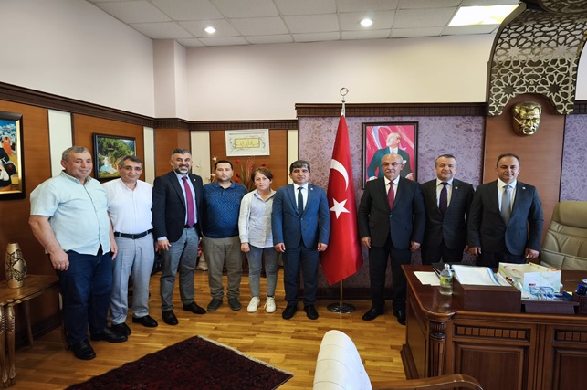ÜNİPERSEN (Üniversite İdari Personelleri Sendikası) Genel Merkezinden Rektörümüze Ziyaret