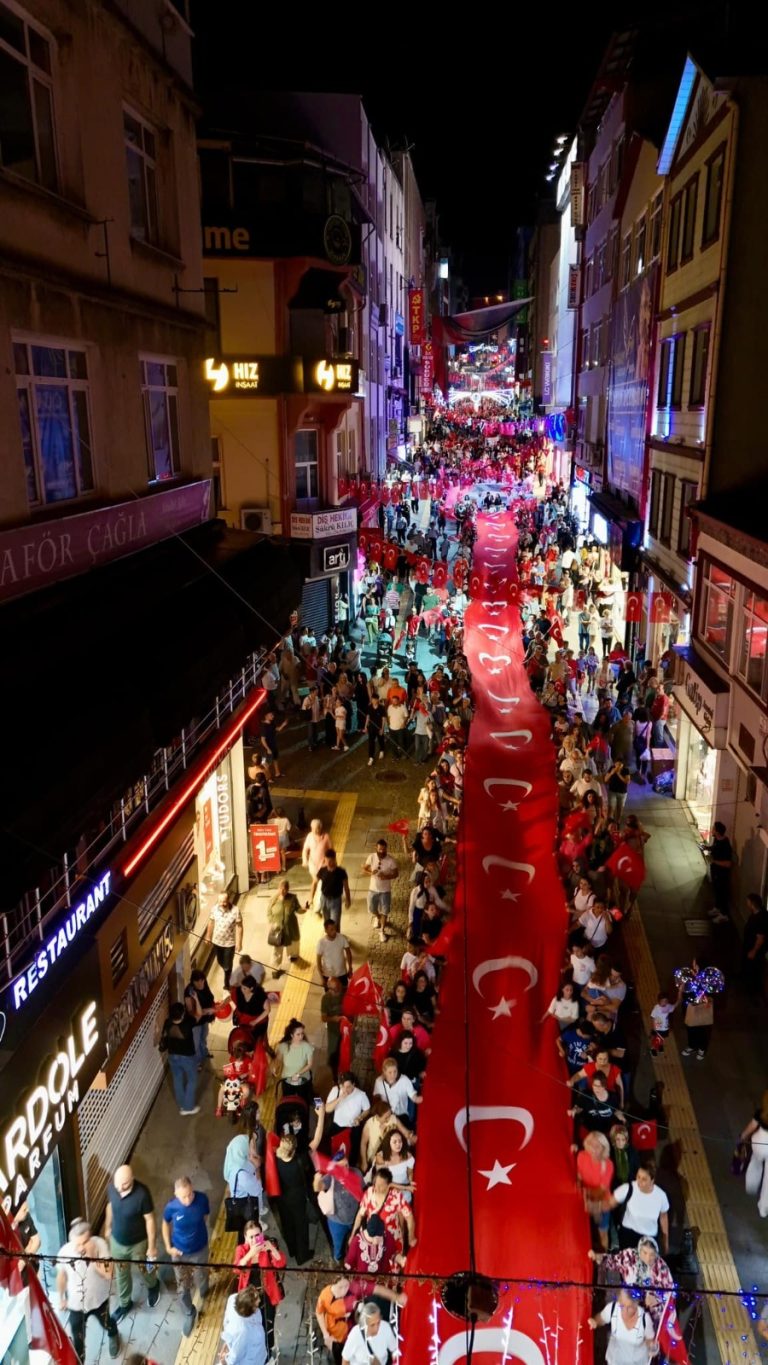 BAŞKAN FUAT KÖSE’DEN ZAFER BAYRAMI MESAJI VE FENER ALAYI YÜRÜYÜŞÜ DAVETİ