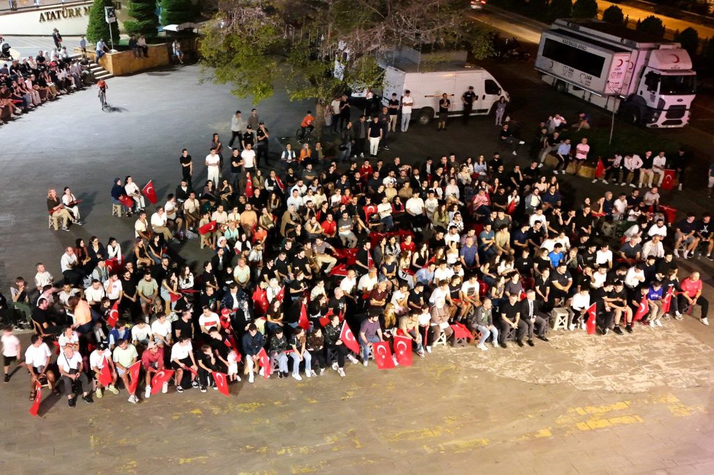 MİLLİ MAÇ COŞKUSU