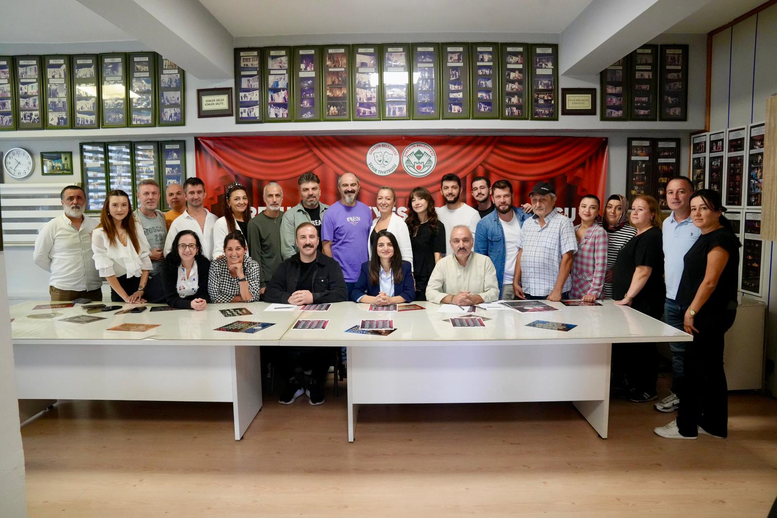 GİRESUN BELEDİYESİ ŞEHİR TİYATROSU YENİ SANAT SEZONUNUN STARTINI VERDİ