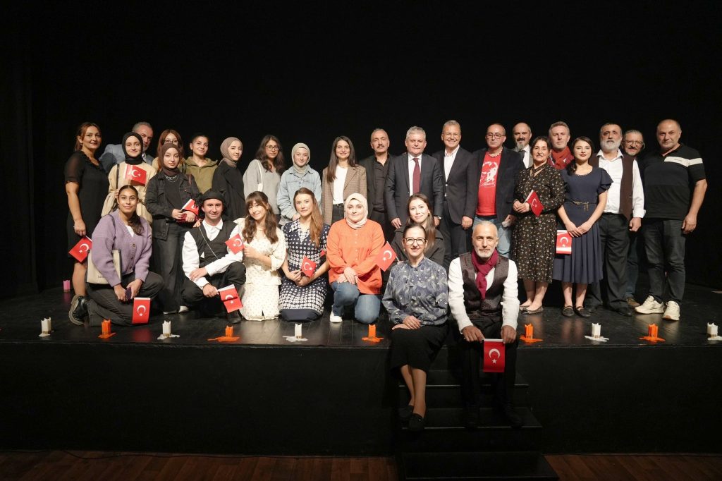 ANLAMLI TİYATRO BÜYÜK İLGİ GÖRDÜ