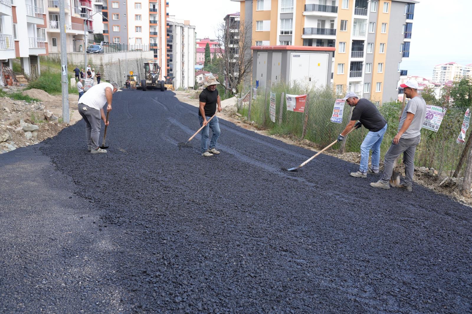 GEDİKKAYA MAHALLESİ 102 NOLU SOKAK ASFALTA KAVUŞUYOR