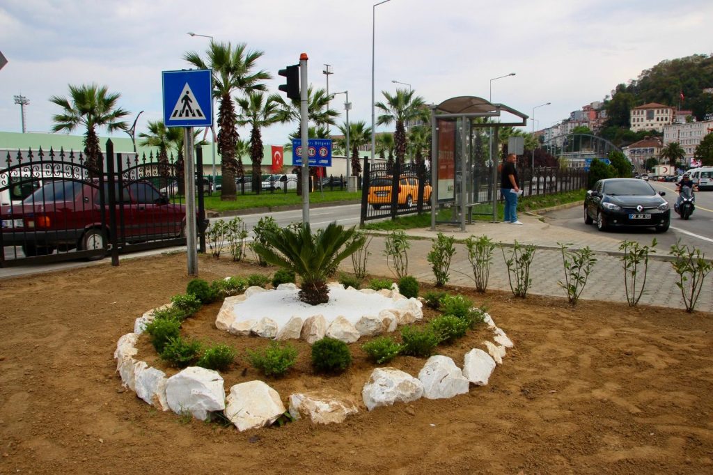 BELEDİYE ŞEHİR GENELİNDE ÇALIŞMALARINI SÜRDÜRÜYOR