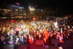 MONTE KRİZDE GRUBU GENÇLERİ COŞTURDU