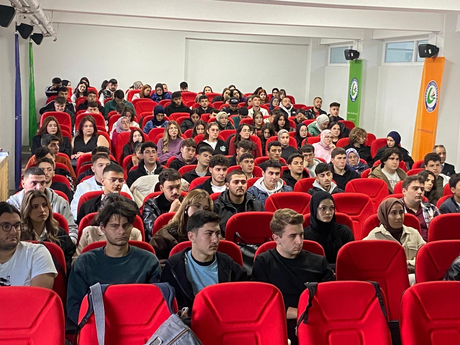 Yeni Öğrencilere Oryantasyon Programı Düzenlendi
