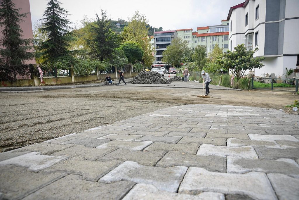 ÇERKEZ SOKAK SİL BAŞTAN YENİLENİYOR