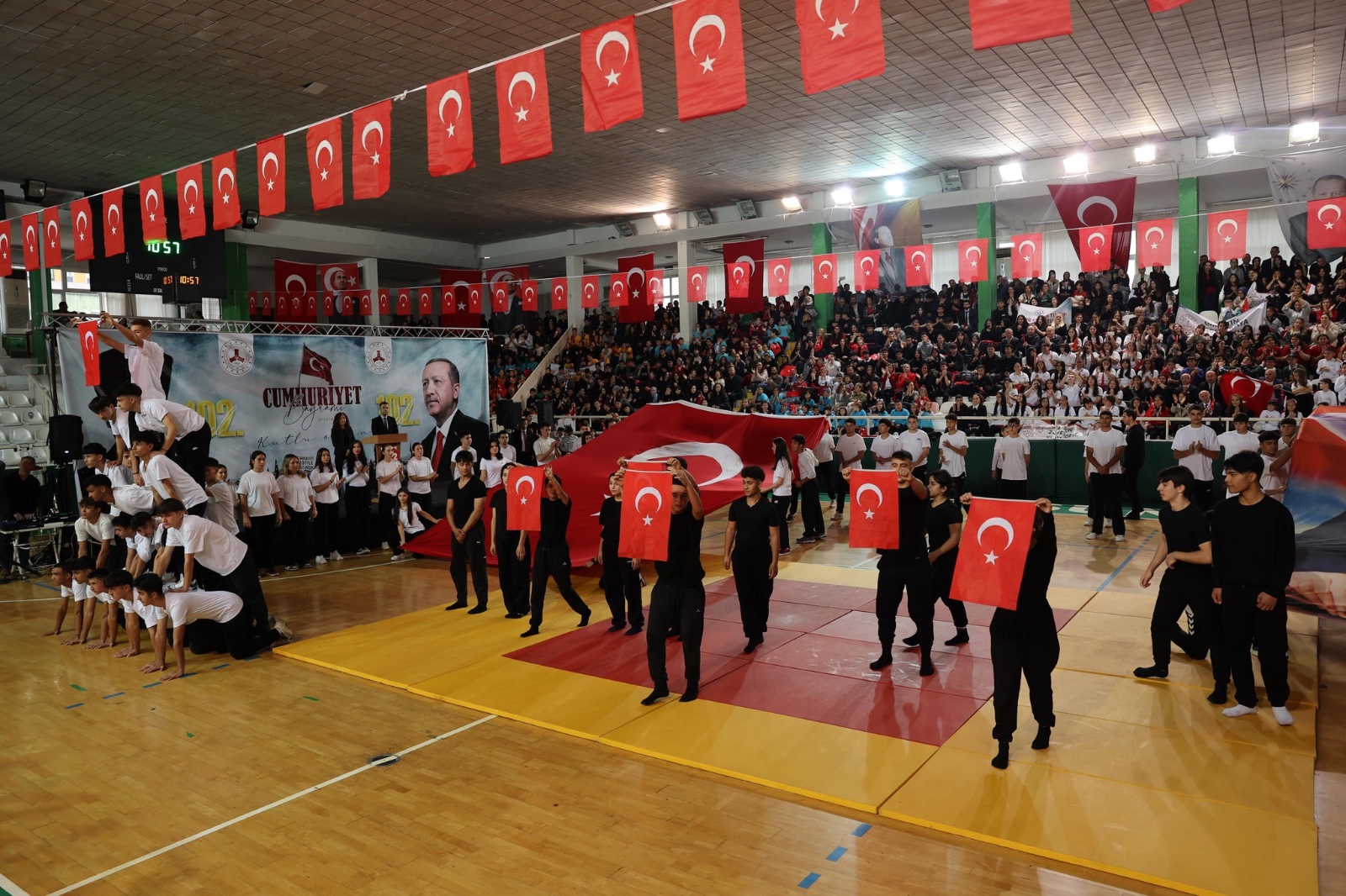 (Vali Mehmet Fatih Serdengeçti’nin 29 Ekim Cumhuriyet Bayramı Konuşması)