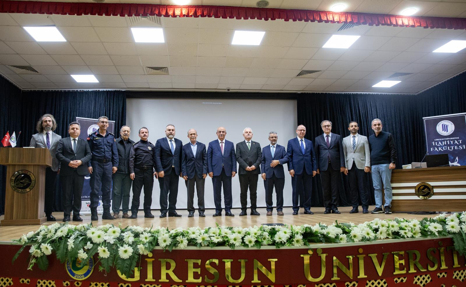 “Endülüs: Doğuş, Yükseliş ve Çöküş” Konferansı Yoğun Katılımla Gerçekleşti