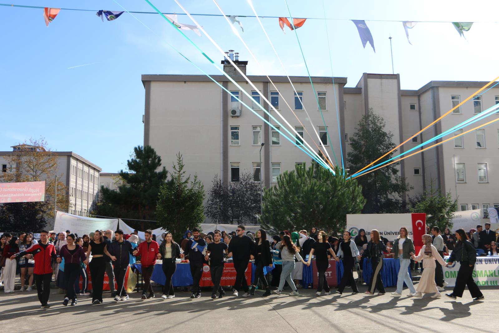 Öğrenci Toplulukları Tanıtımı Etkinliği Yoğun Katılımla Gerçekleştirildi
