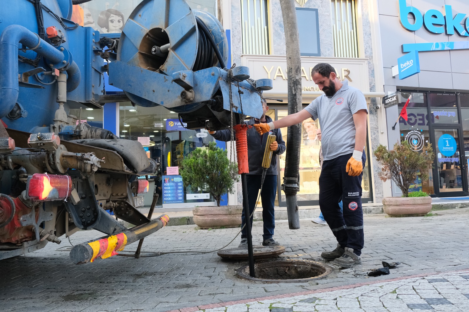 Bulancak’ta Yağmur Suyu ve Kanalizasyon Hatları Temizleniyor