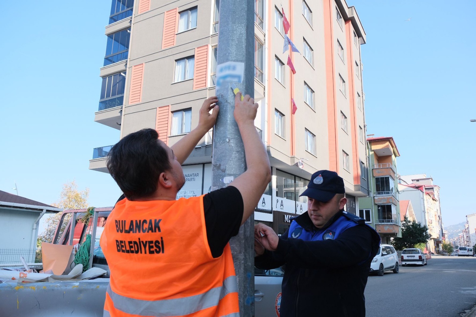 Bulancak’ta İzinsiz Reklam ve Afişlere Müdahale!