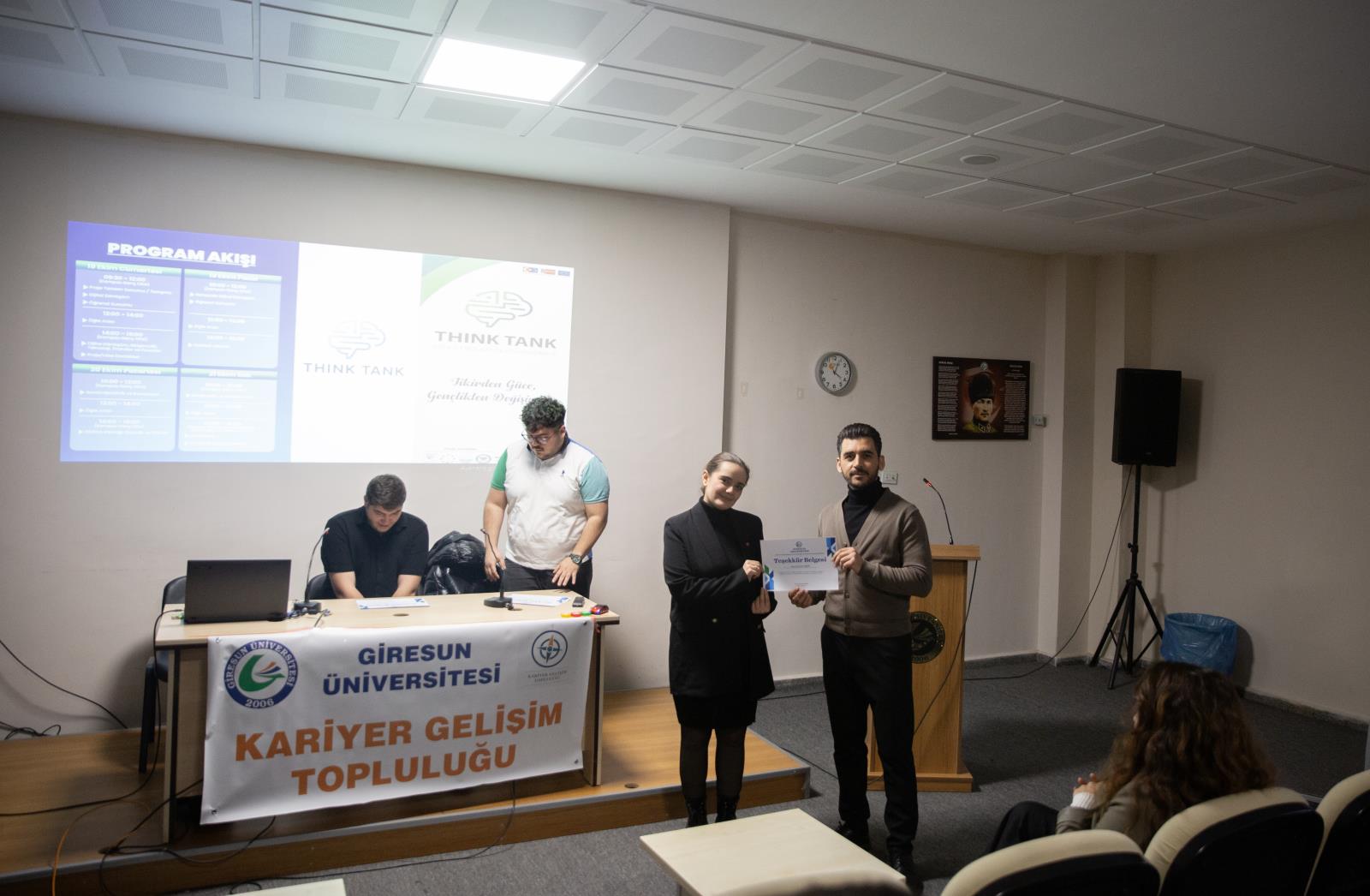 Kariyerini Keşfet: Gençlerle Girişimcilik Üzerine Etkinliği Gerçekleştirildi