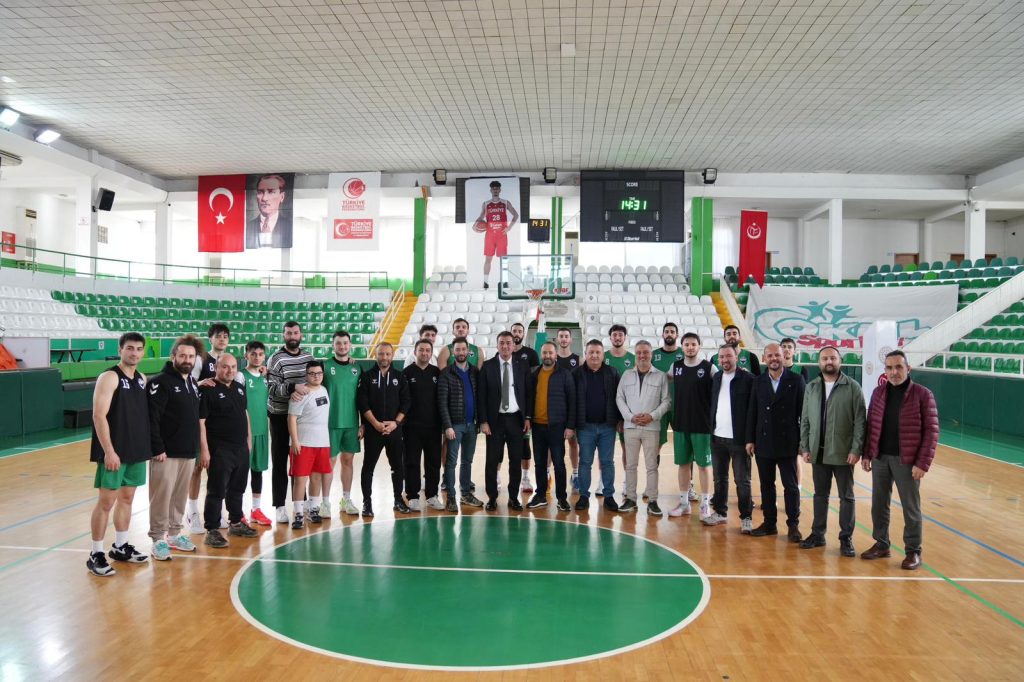 BAŞKAN KÖSE ZORLU MAÇ ÖNCESİNDE KERASUSSPOR ANTRENMANINI ZİYARET ETTİ