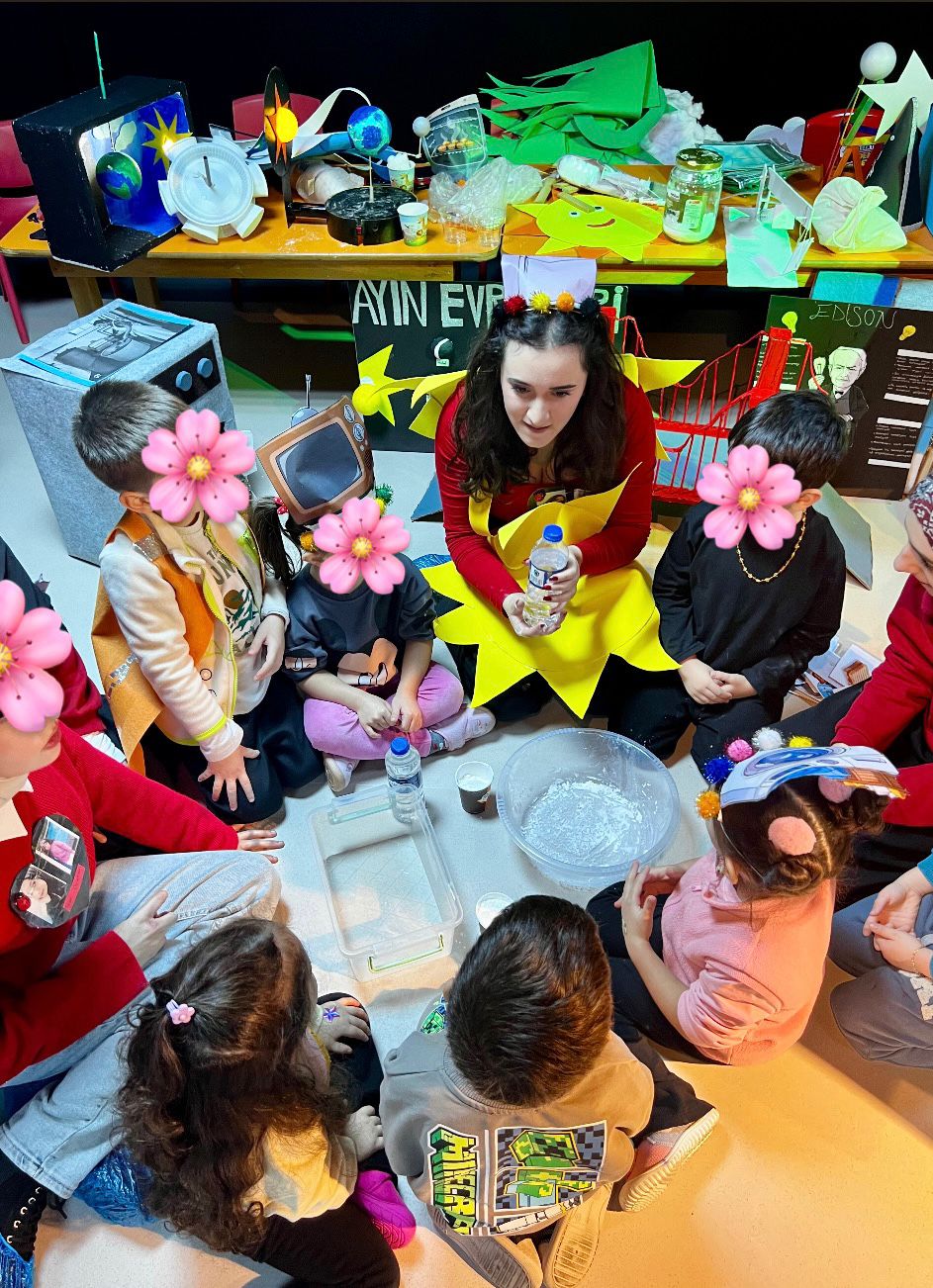 GELECEĞİN ÖĞRETMENLERİ SAHADA, MİNİKLER KEŞİFTE