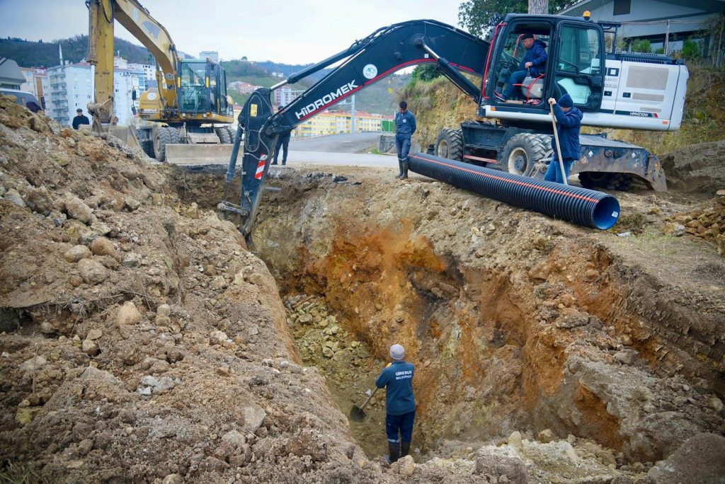 ALTYAPI ÇALIŞMALARINDA DUR DURAK YOK