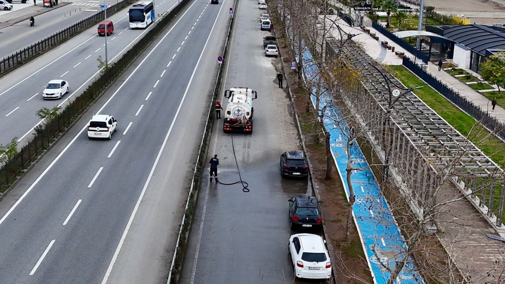 SAHİL YÜRÜYÜŞ ALANLARI PIRIL PIRIL YAPILIYOR