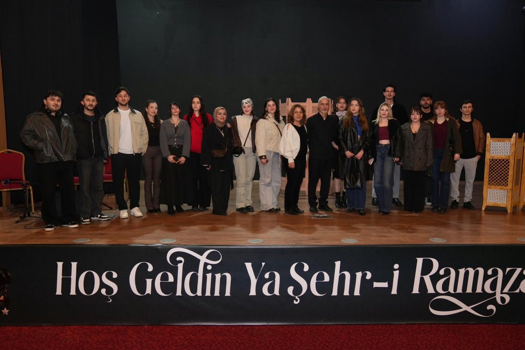 “KAVUKLU YAPAY ZEKAYA KARŞI” KEYİFLE İZLENDİ