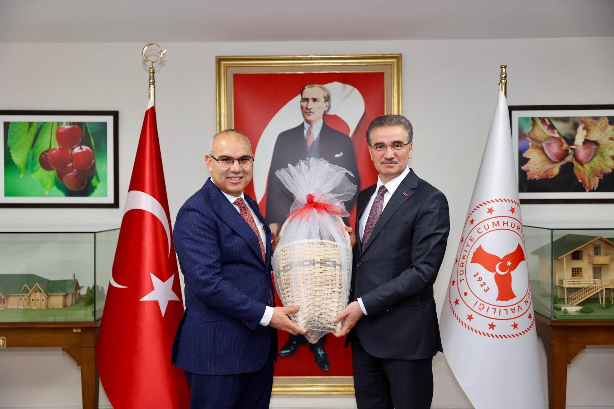 Gümüşhane Valisi Sayın Aydın Baruş, Valimiz Sayın Mustafa Koç’u Ziyaret Etti