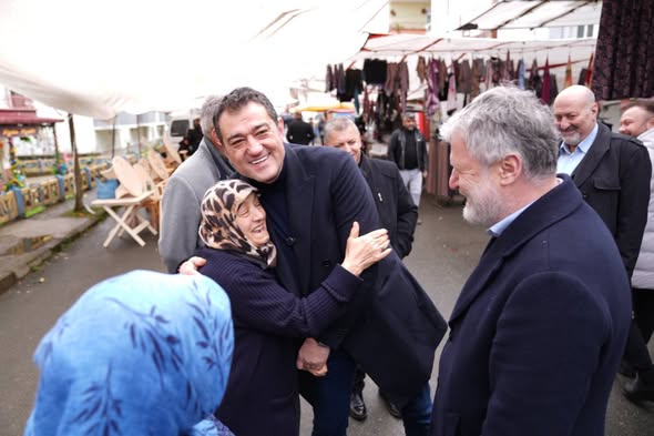 BAŞKAN KÖSE PAZARCI ESNAFI VE VATANDAŞLARI DİNLEDİ