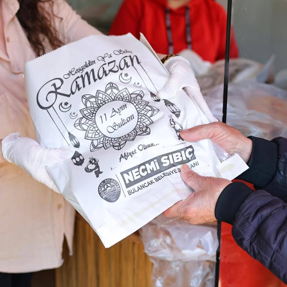 Bulancak Belediyesi’nden İhtiyaç Sahiplerine Ücretsiz Pide