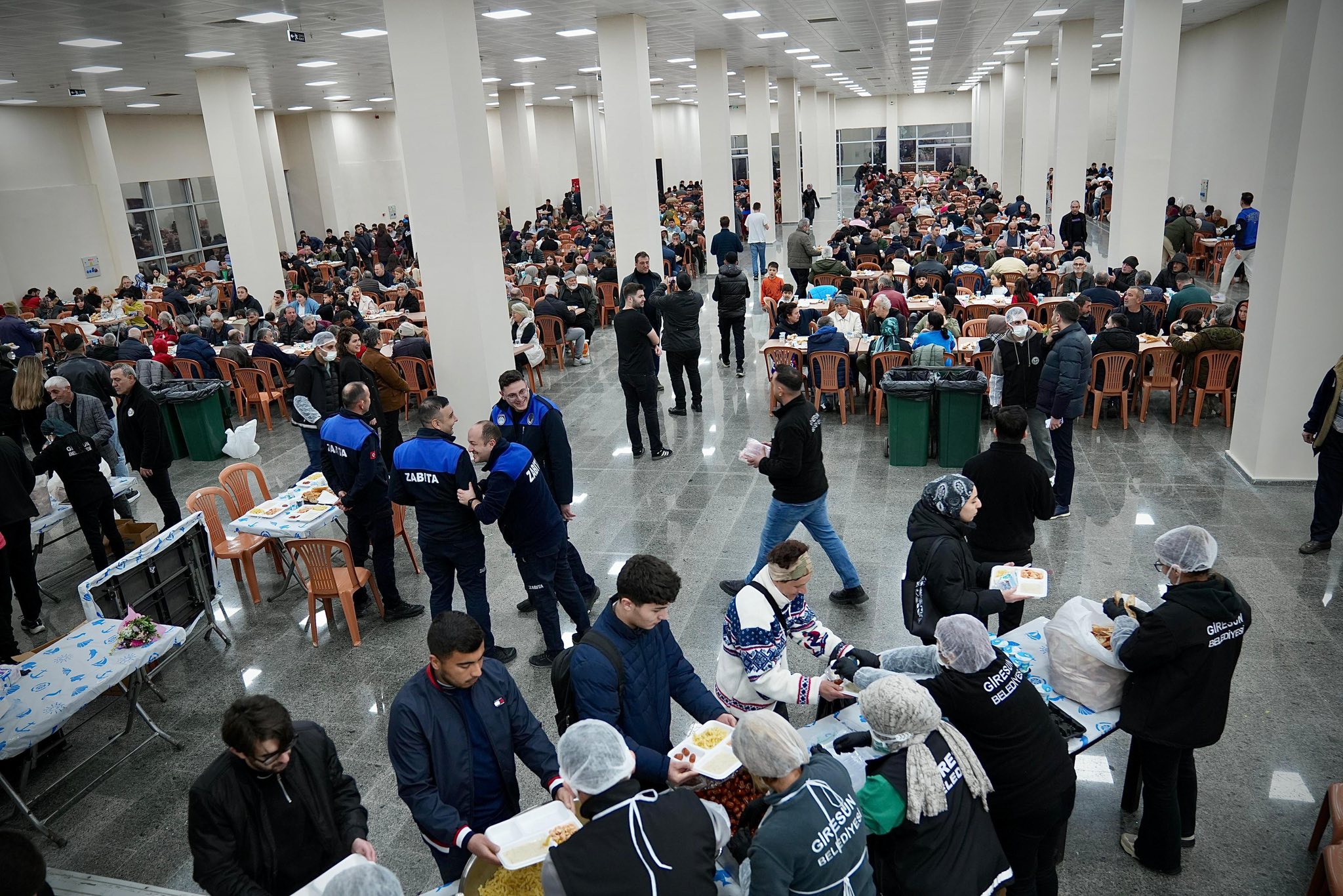 BAŞKAN KÖSE ORUCUNU VATANDAŞLARLA BİRLİKTE AÇTI
