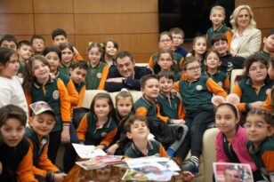 MİNİK ÖĞRENCİLERDEN BAŞKAN KÖSE’YE ZİYARET