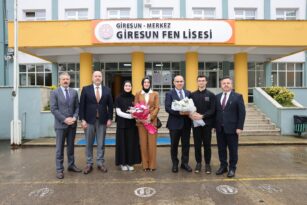 Valimiz Sayın Mustafa Koç ve eşi Neslihan Gül Koç hanımefendi,