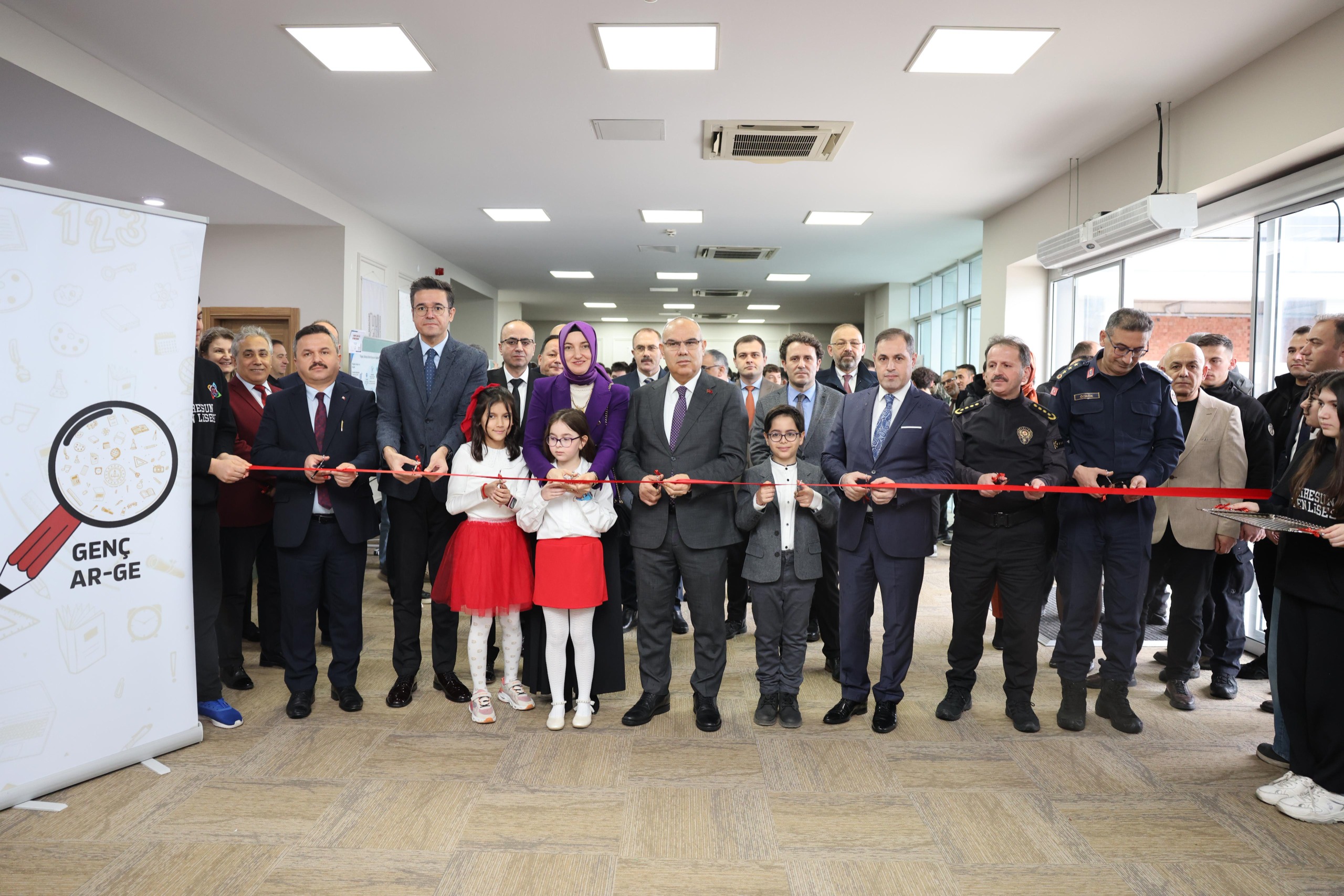 Vali Mustafa Koç, Genç AR-GE Zirvesi’nde Öğrencilerin Başarılarını Takdir Etti