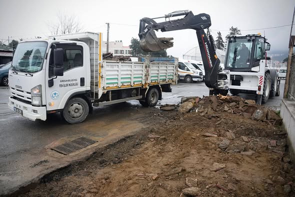 GİRESUN BELEDİYESİ SAHA EKİPLERİ ŞEHRİN HER BÖLGESİNDE