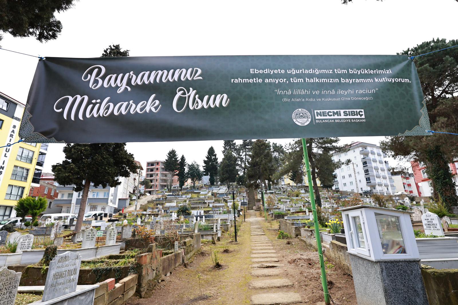 Bayram Öncesi Mezarlıklarda Kapsamlı Temizlik Yapıldı