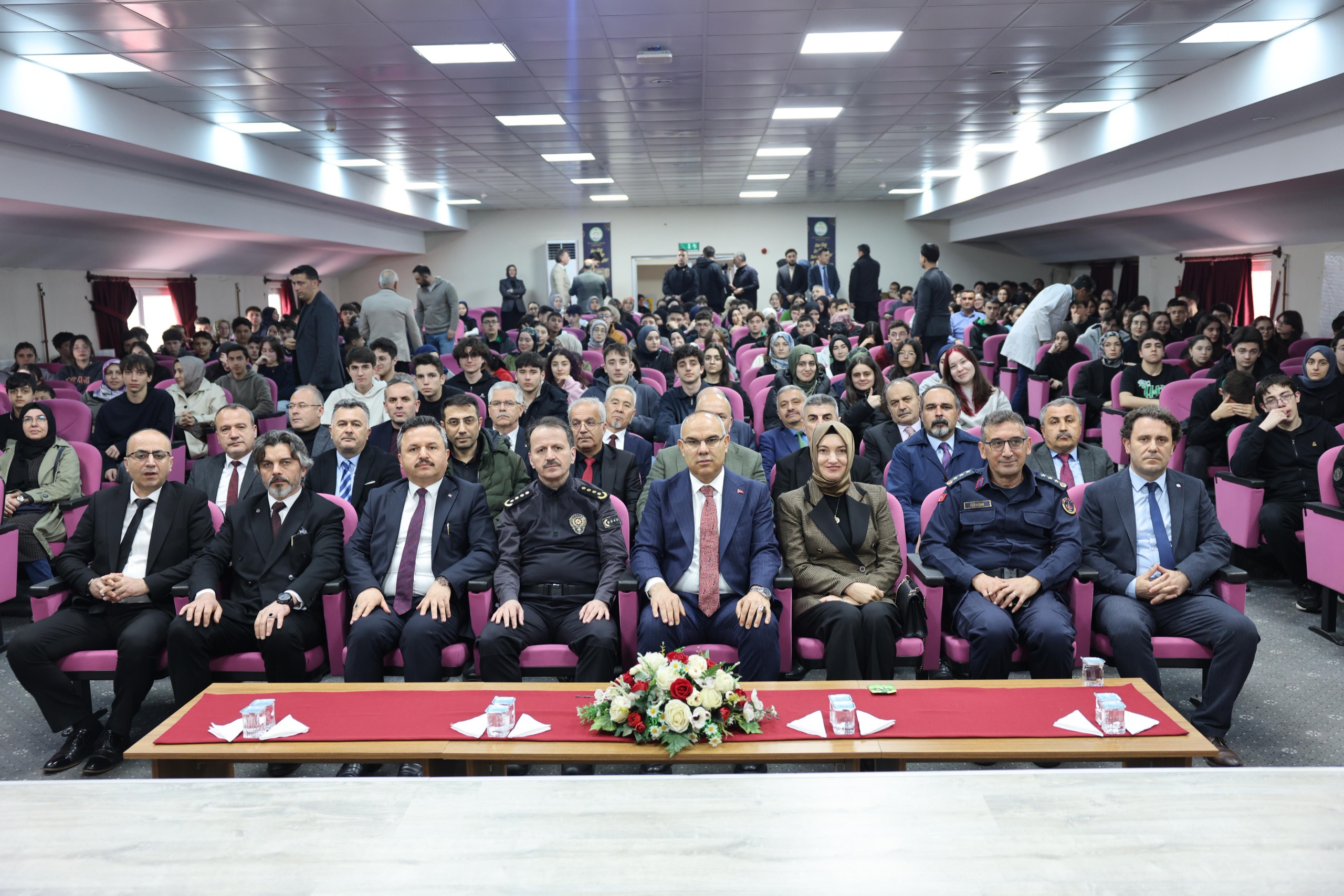 Giresun’da “Bozkırın Bilgesi” Cengiz Aytmatov Paneli Düzenlendi