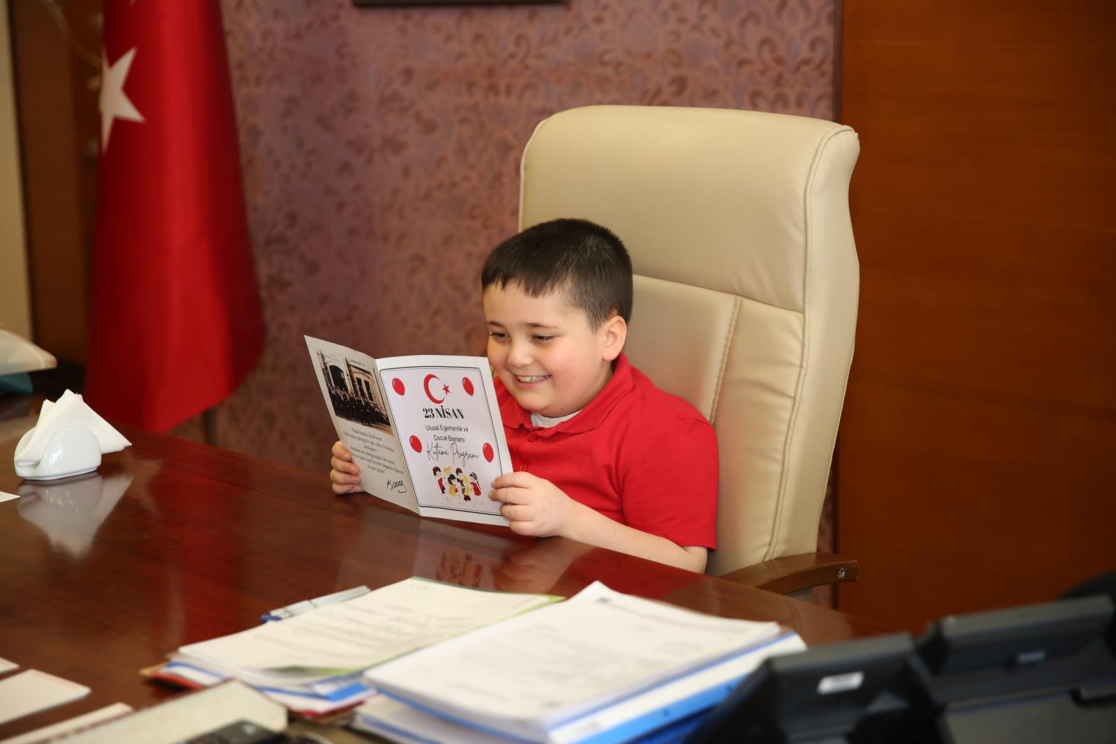 23 Nisan’da Rektörlük Makamı Minik Öğrenciye Emanet Edildi