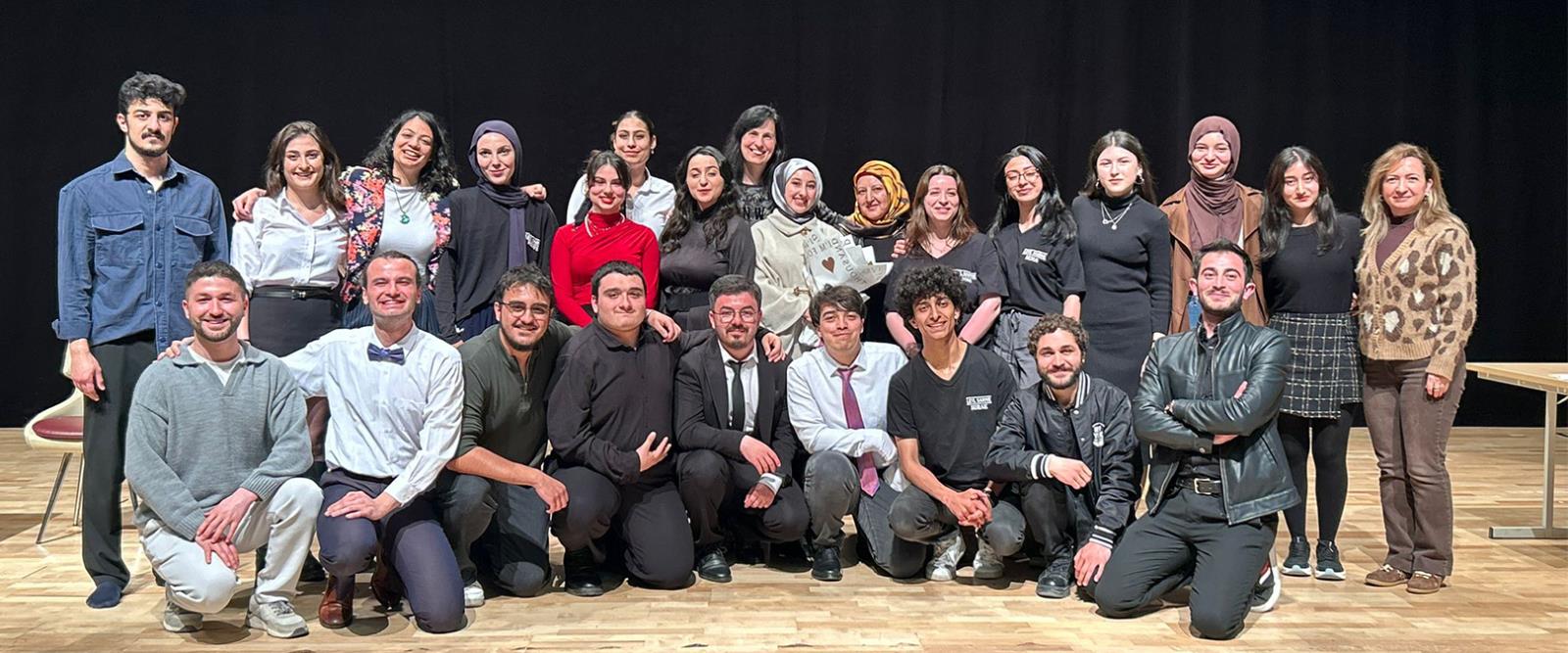 GRÜ Tiyatro Topluluğu Gümüşhane’de Sahne Aldı