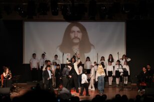 ÇOCUK AKADEMİLERİNİN YIL SONU GÖSTERİLERİ BÜYÜLEDİ