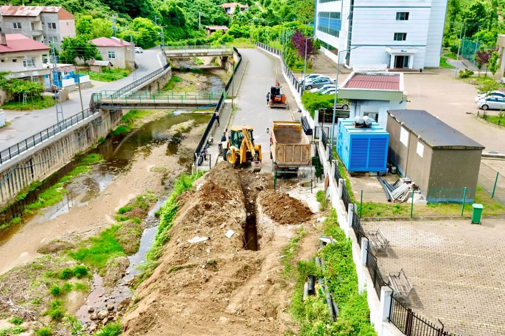 GAZİLER MAHALLESİ’NDE 150 METRELİK KANALİZASYON ÇALIŞMASI YAPILIYOR