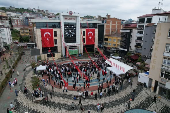 BULANCAK’TA MİLLİ HEYECAN CUMHURİYET MEYDANI’NDA YAŞANDI