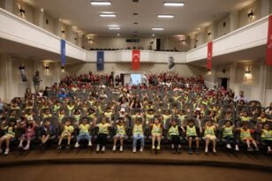 GİRESUN BELEDİYESİ ŞEHİR TİYATROSU ORDU’DA ÇOCUKLARLA BULUŞTU