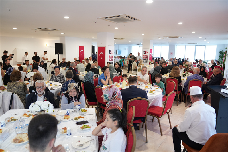 Valimiz Sayın Mustafa Koç, Şehit Aileleri ve Gazilerle Yemek Programında Bir Araya Geldi